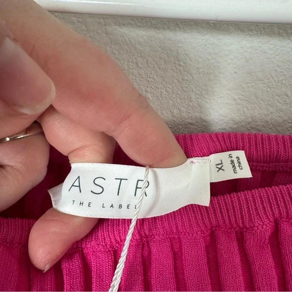 NWT ASTR The Label Loriana Dress Size XL Pink Ribbed Bodycon Off the Shoulder - Picture 12 of 16